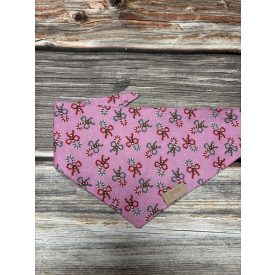 Rózsaszín karácsonyi masnis kutyakendő 