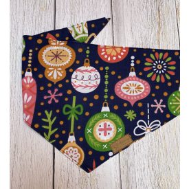 Karácsonyfadíszes kutya kendő