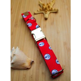 Piros vasmacskás nyakörv