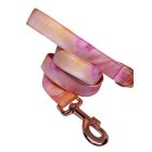 Barack, rózsaszín foltos kutya póráz